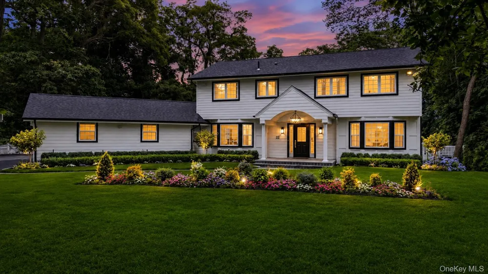 22 Peppermill Lane Dix Hills, NY 11746