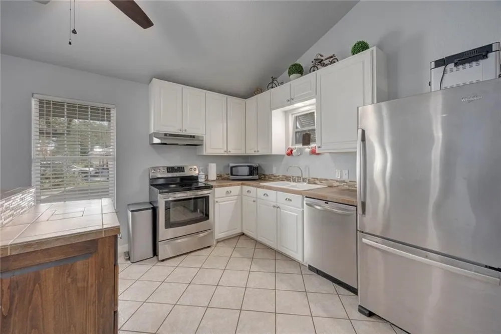 1141 N. Fulton Beach Rd #12 Fulton, TX 78358