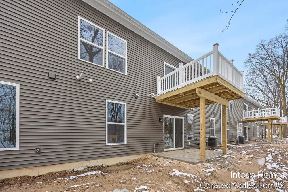 2835 W Cobblestone Court SE #15 Kentwood City, MI 49512