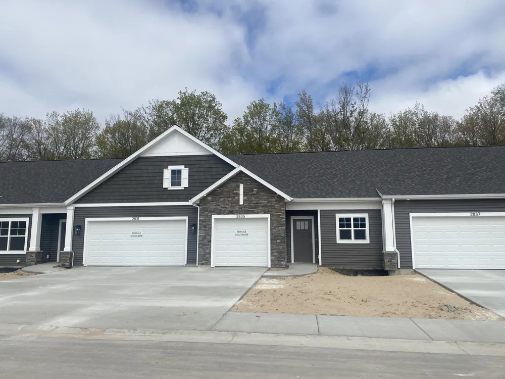 2835 W Cobblestone Court SE #15 Kentwood City, MI 49512