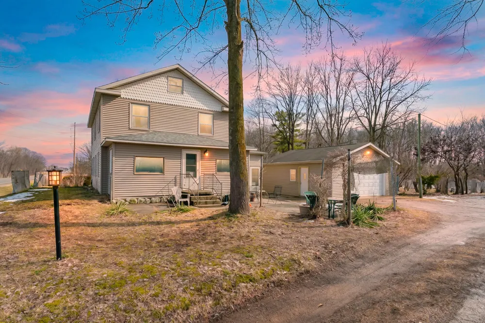35553 M 43 Waverly Township, MI 49079