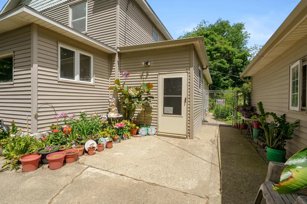 35553 M 43 Waverly Township, MI 49079