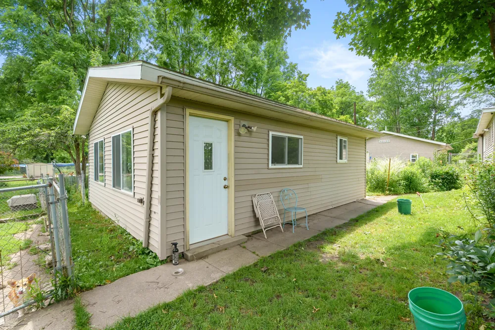 35553 M 43 Waverly Township, MI 49079