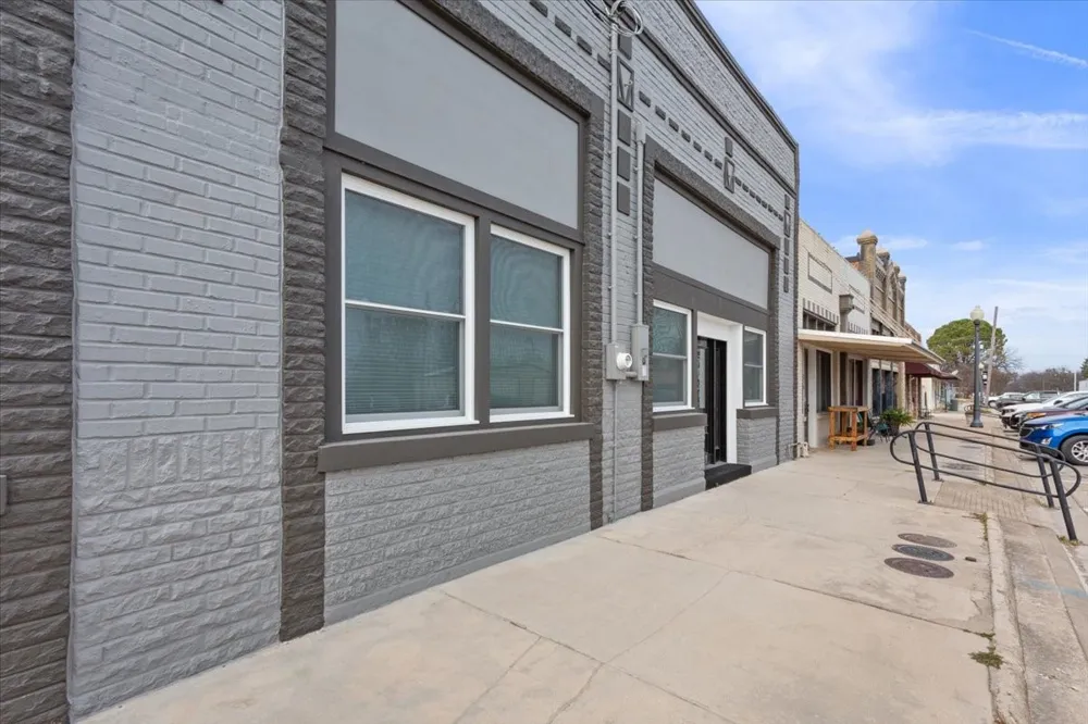 202 Avenue D Clifton, TX 76634