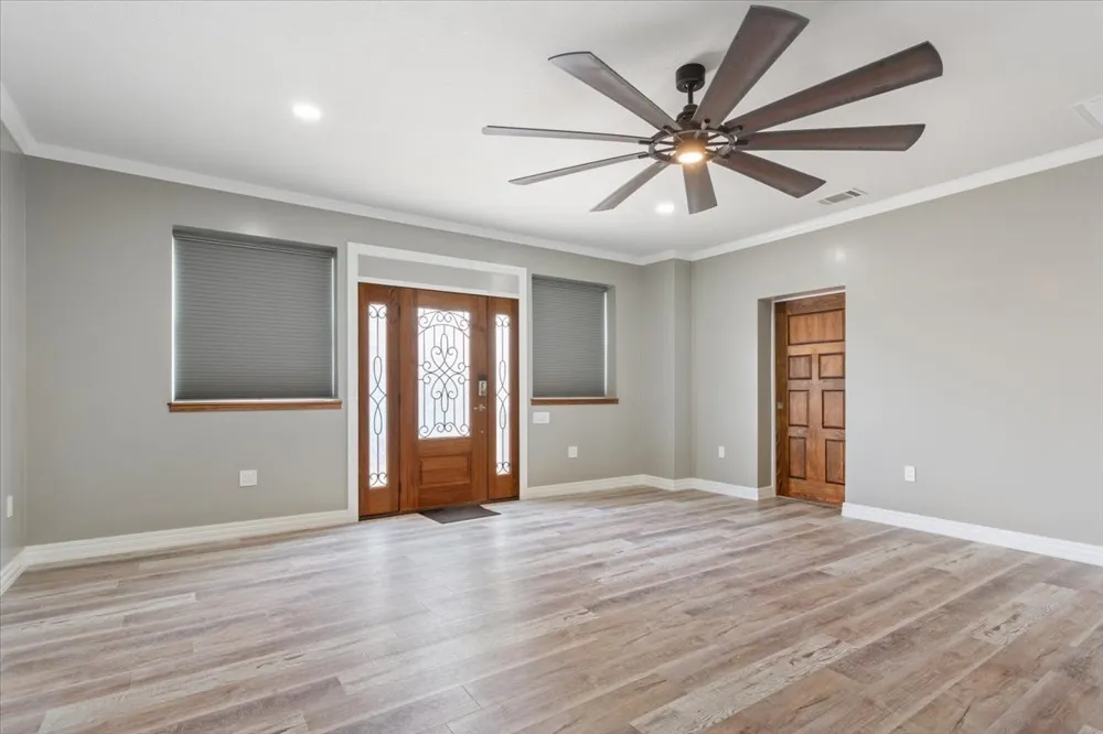 202 Avenue D Clifton, TX 76634