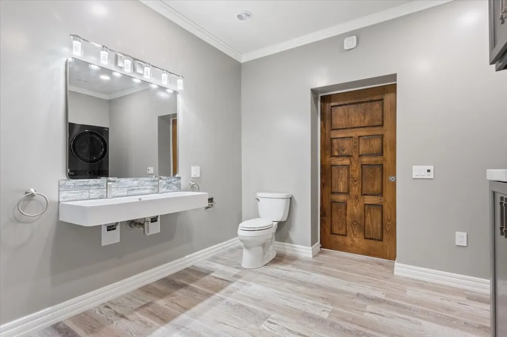202 Avenue D Clifton, TX 76634