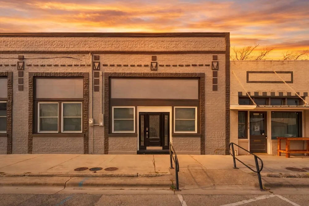 202 Avenue D Clifton, TX 76634