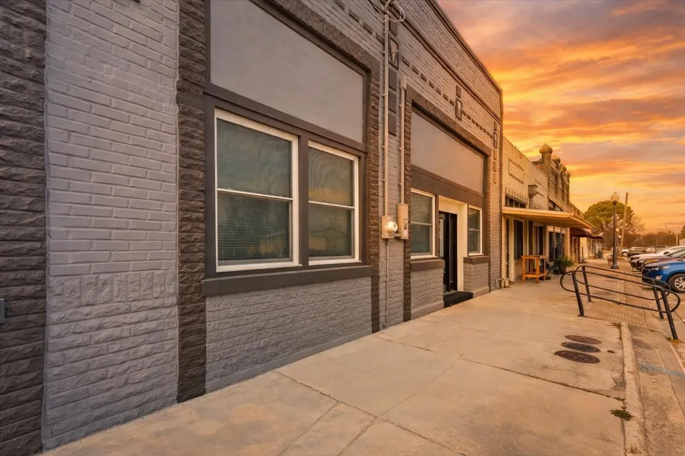 202 Avenue D Clifton, TX 76634