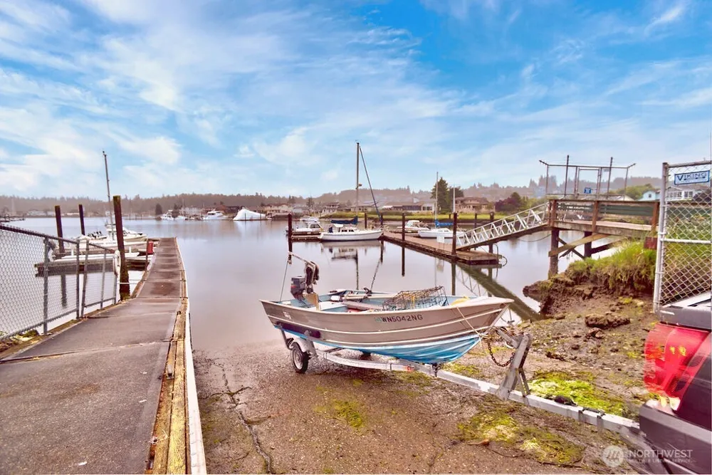 37971 Brant Road NE Hansville, WA 98340