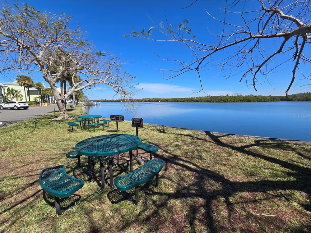 611 DESTINY DRIVE #101 Ruskin, FL 33570