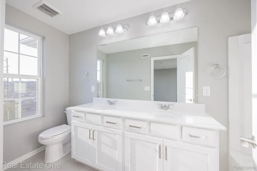 378 Sydney Court Plymouth City, MI 48170