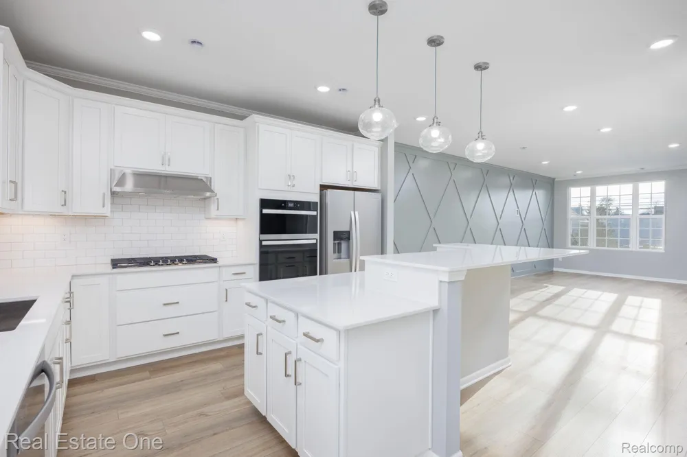378 Sydney Court Plymouth City, MI 48170