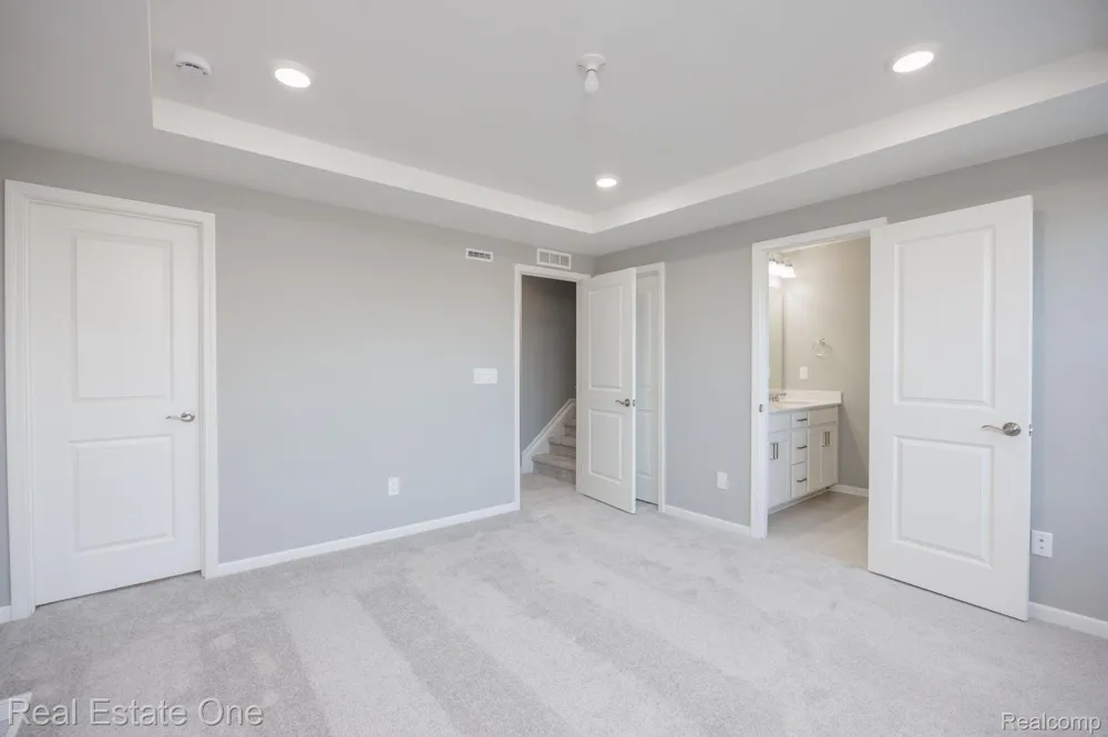 378 Sydney Court Plymouth City, MI 48170
