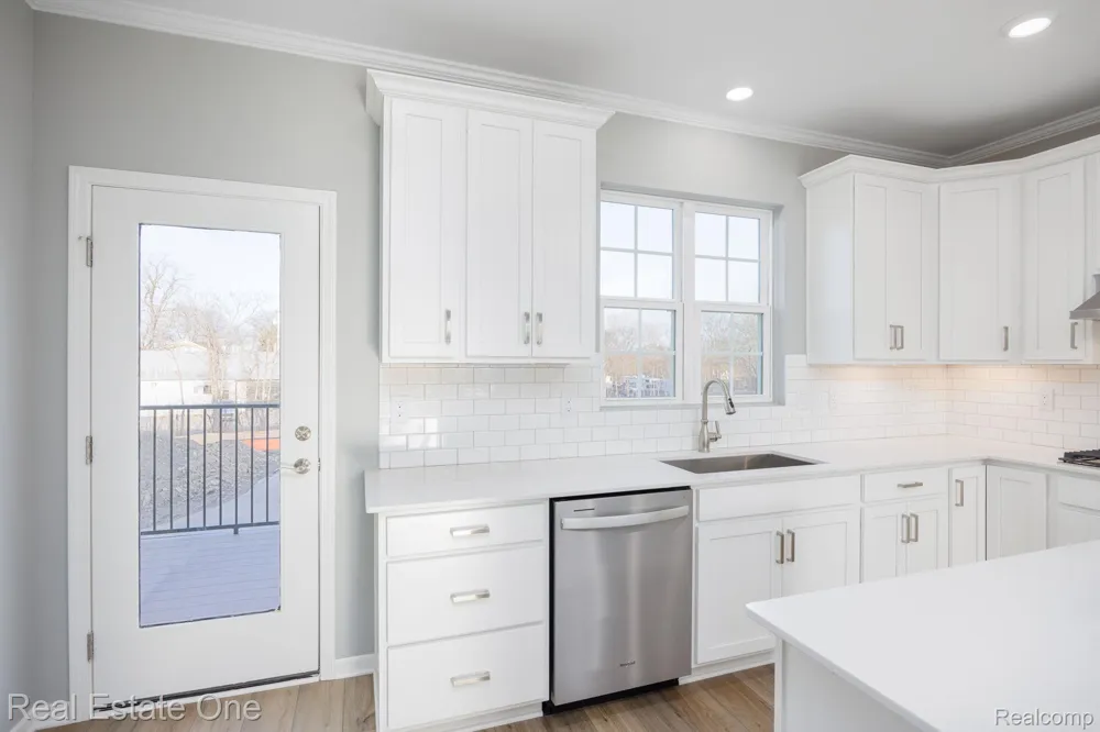 378 Sydney Court Plymouth City, MI 48170