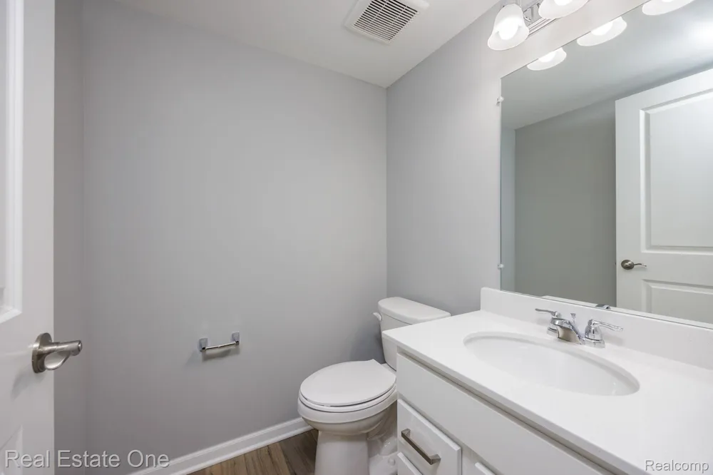 378 Sydney Court Plymouth City, MI 48170