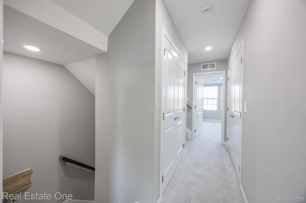 378 Sydney Court Plymouth City, MI 48170