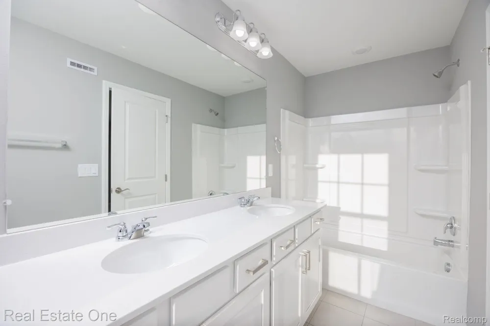 378 Sydney Court Plymouth City, MI 48170