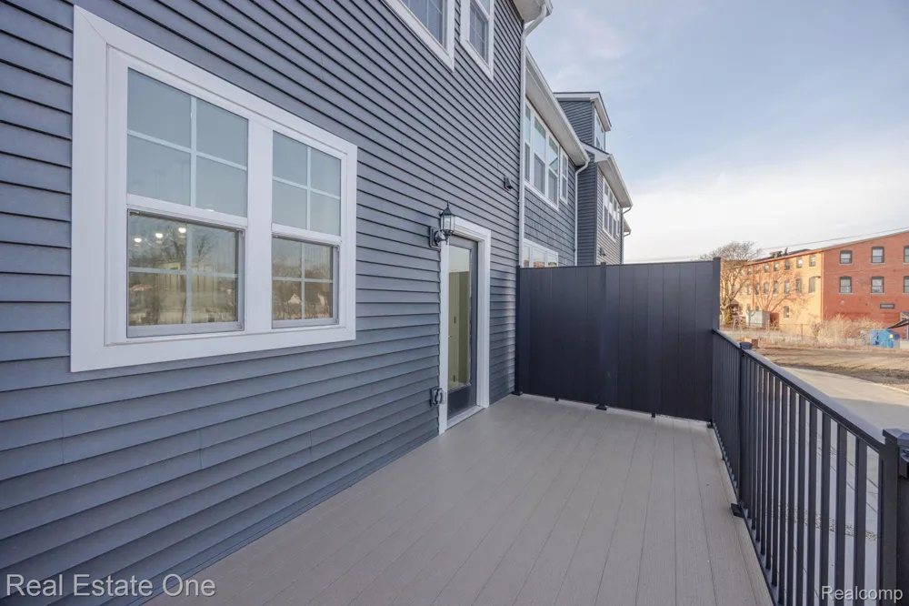 378 Sydney Court Plymouth City, MI 48170