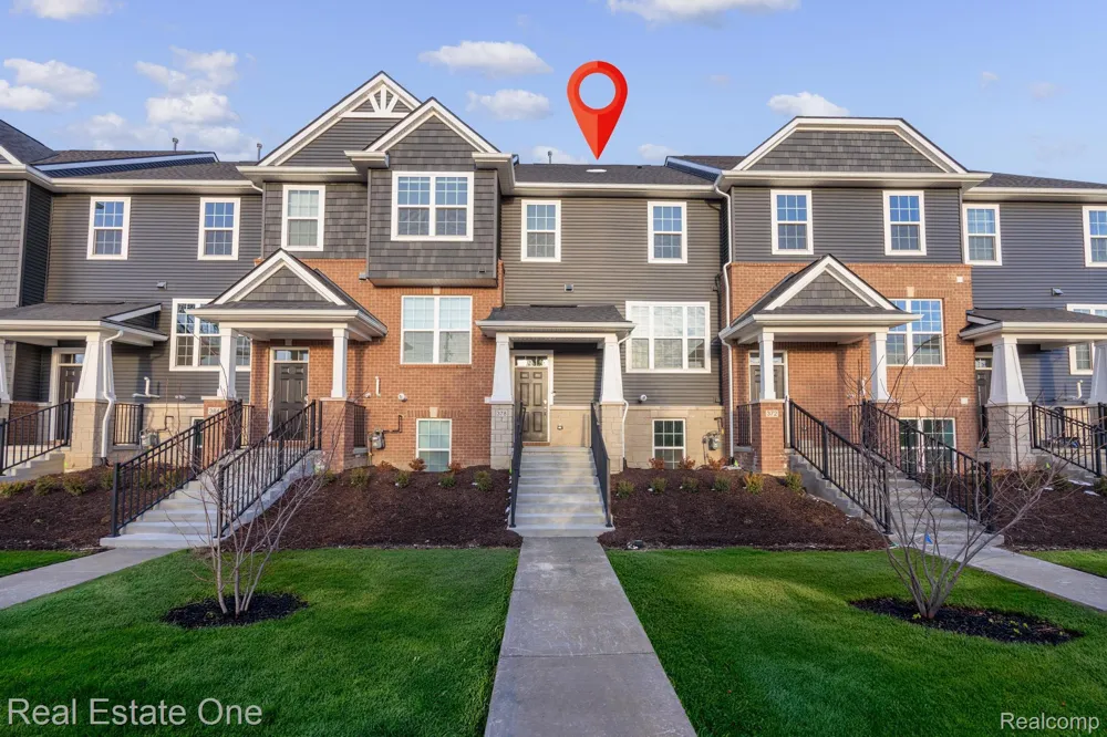 378 Sydney Court Plymouth City, MI 48170