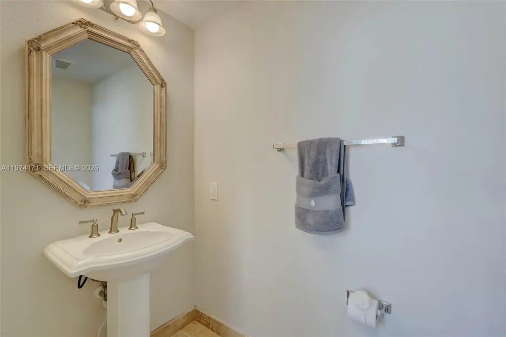 2039 Oceanwalk Ter #401 Lauderdale By The Sea, FL 33062