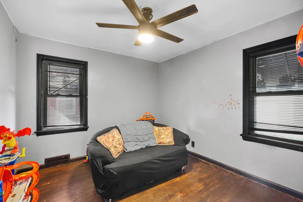 12261 Lansdowne Street E Detroit, MI 48224