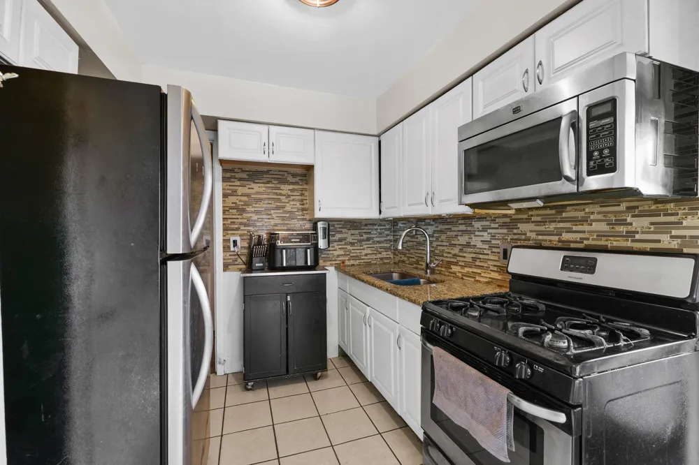 12261 Lansdowne Street E Detroit, MI 48224