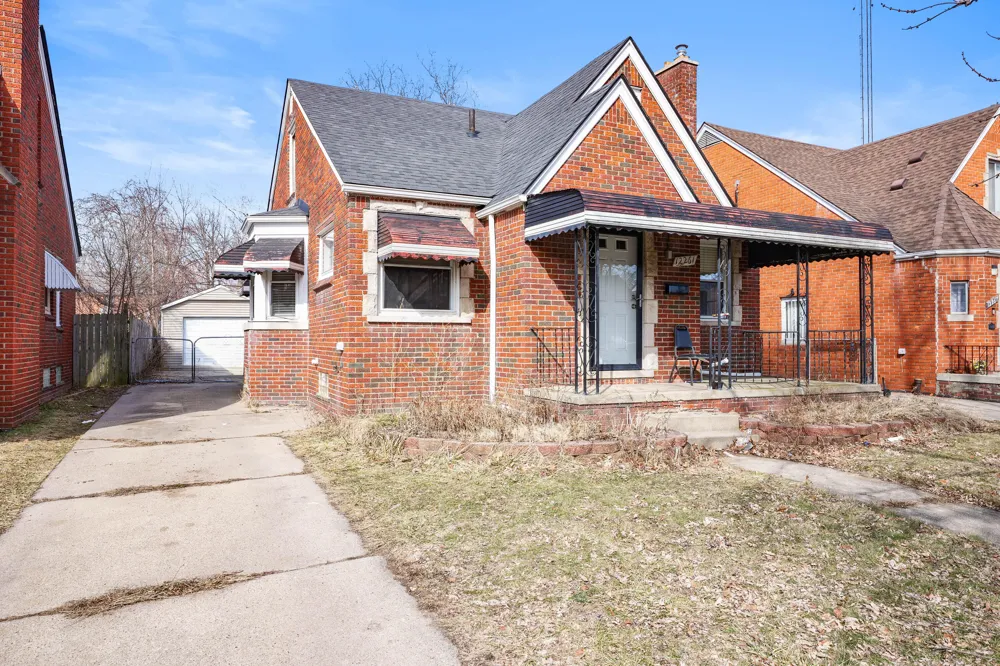 12261 Lansdowne Street E Detroit, MI 48224