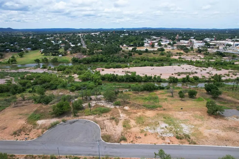 6 Walden Way Llano, TX 78643