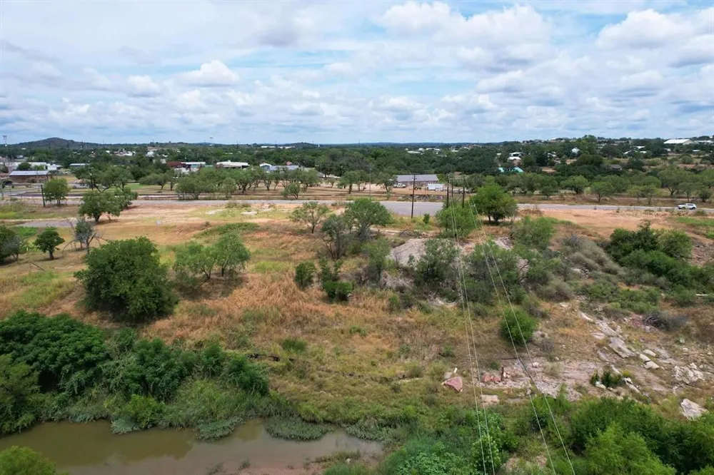 6 Walden Way Llano, TX 78643