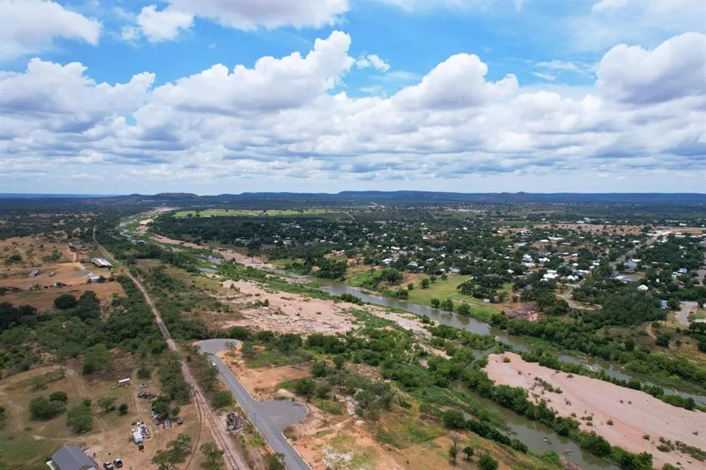 6 Walden Way Llano, TX 78643