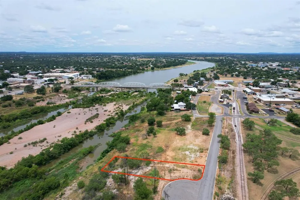 6 Walden Way Llano, TX 78643