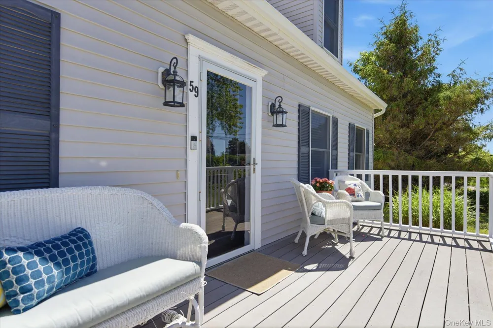 59 Peconic Avenue Shelter Island, NY 11964