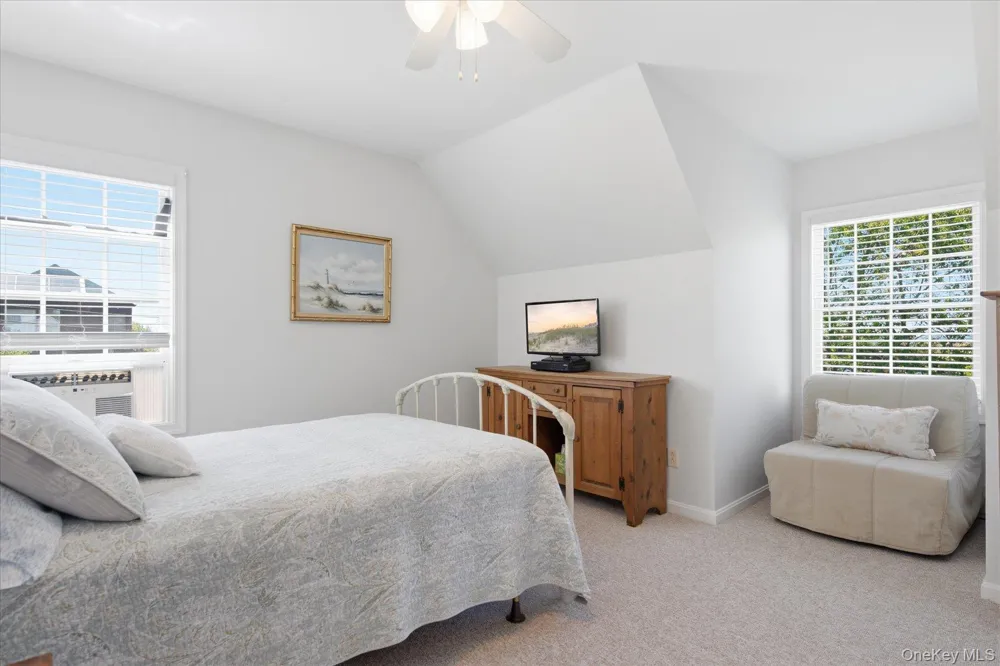 59 Peconic Avenue Shelter Island, NY 11964