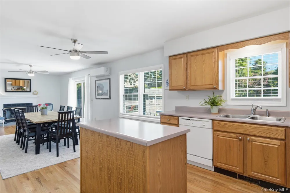 59 Peconic Avenue Shelter Island, NY 11964