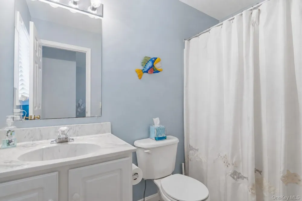 59 Peconic Avenue Shelter Island, NY 11964