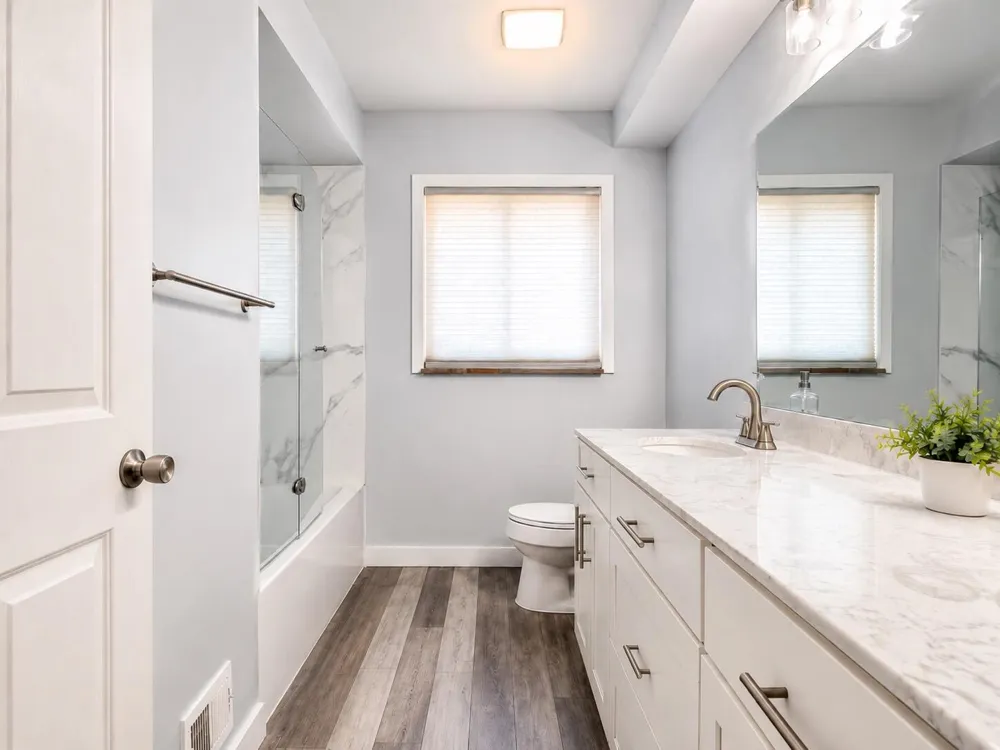 23181 Parklawn Street Oak Park, MI 48237