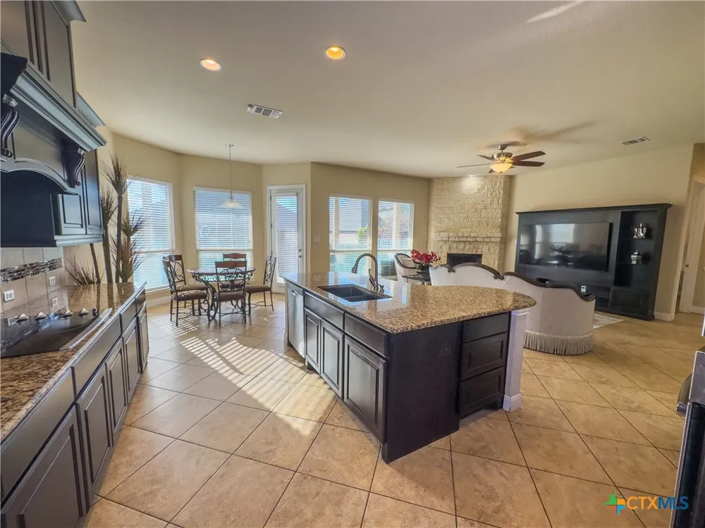 809 Alpino Cibolo, TX 78108