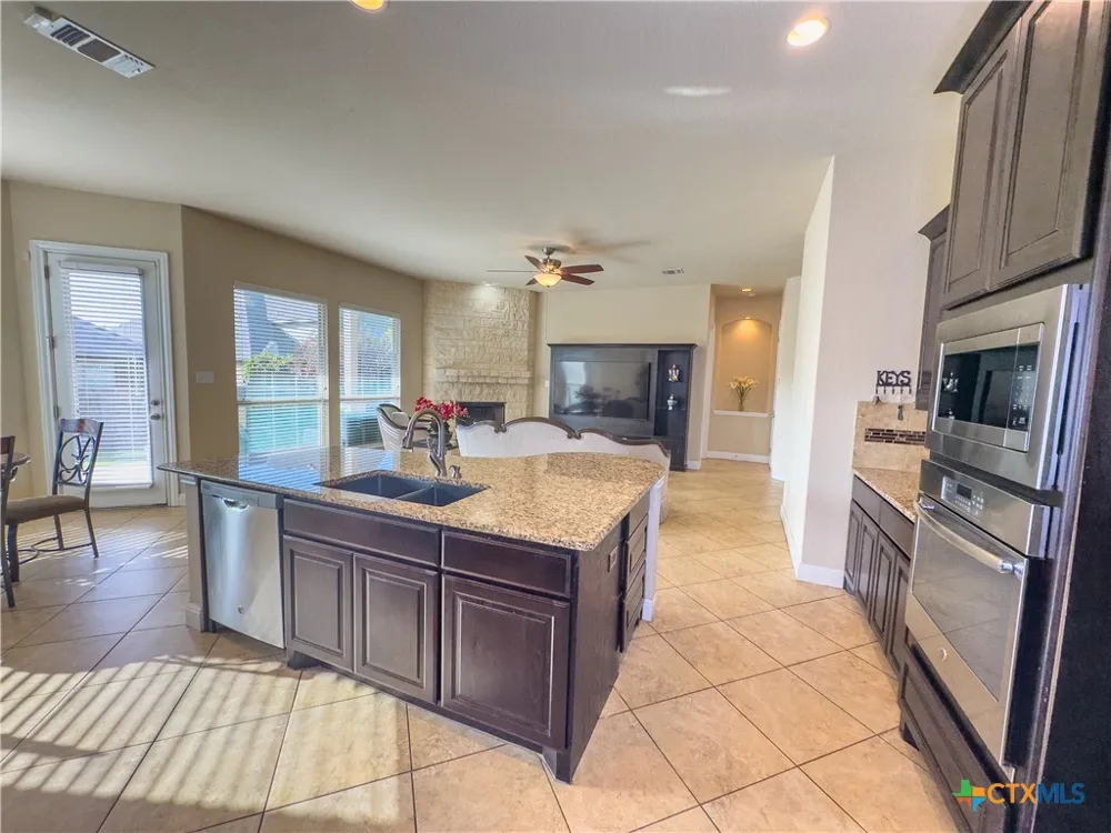 809 Alpino Cibolo, TX 78108
