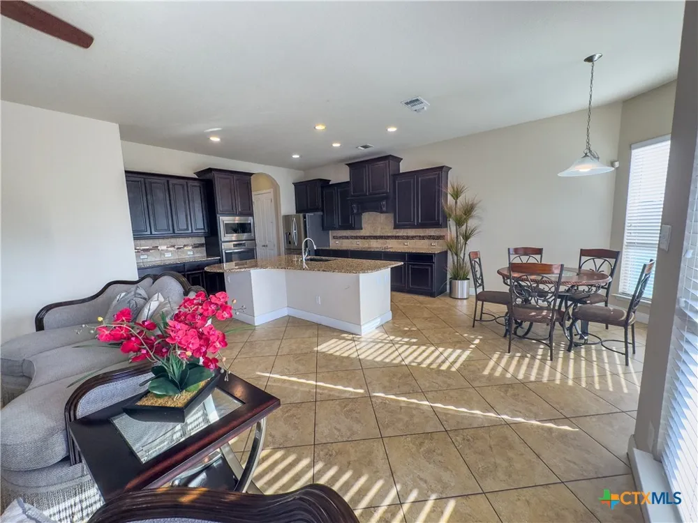 809 Alpino Cibolo, TX 78108