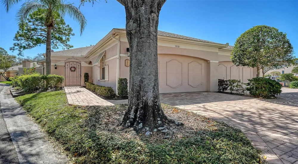 5521 CHANTECLAIRE #21 Sarasota, FL 34235