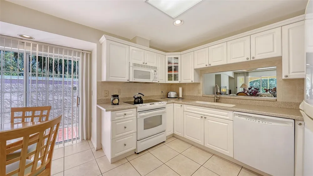 5521 CHANTECLAIRE #21 Sarasota, FL 34235
