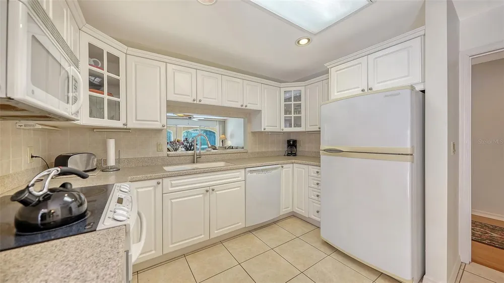 5521 CHANTECLAIRE #21 Sarasota, FL 34235