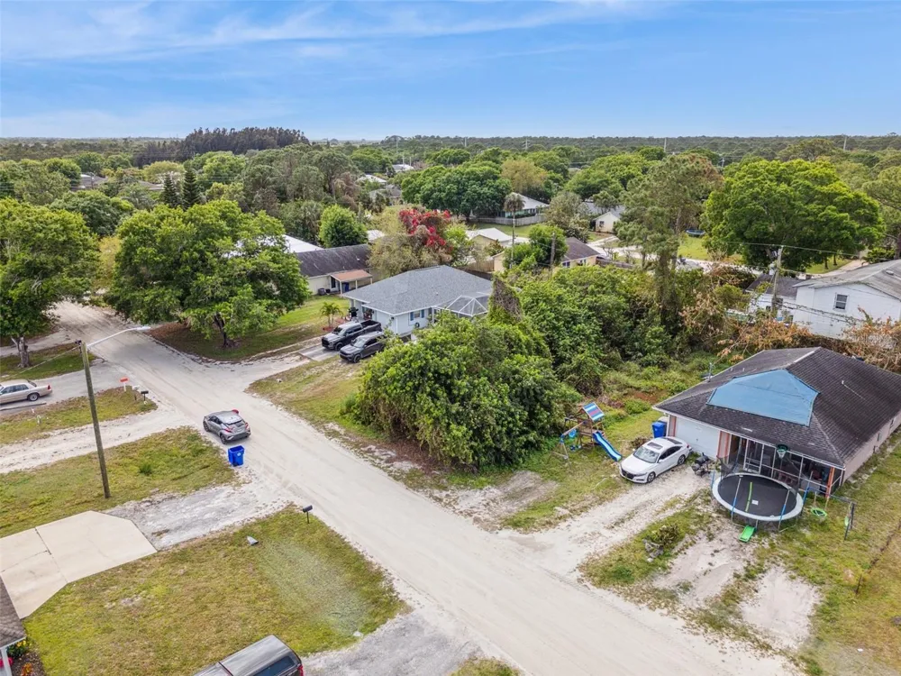 1335 25TH AVENUE SW Vero Beach, FL 32962