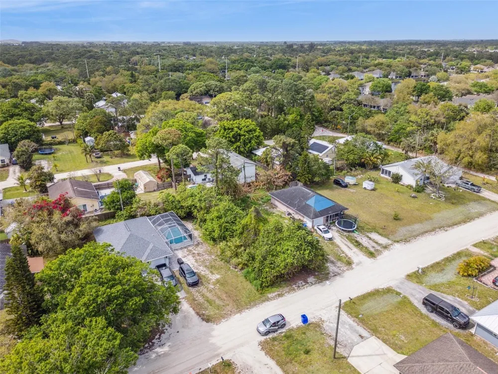 1335 25TH AVENUE SW Vero Beach, FL 32962