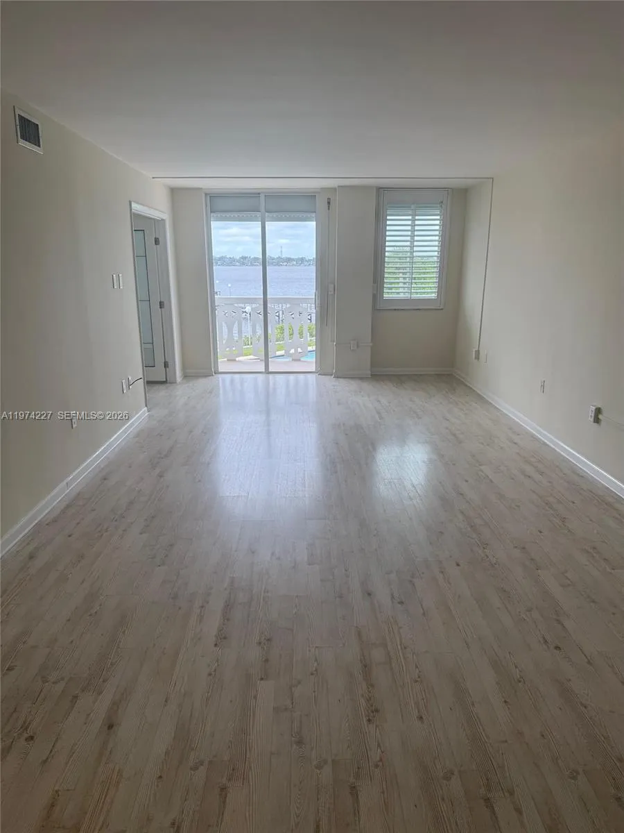 925 Halifax #102 Daytona, FL 32118