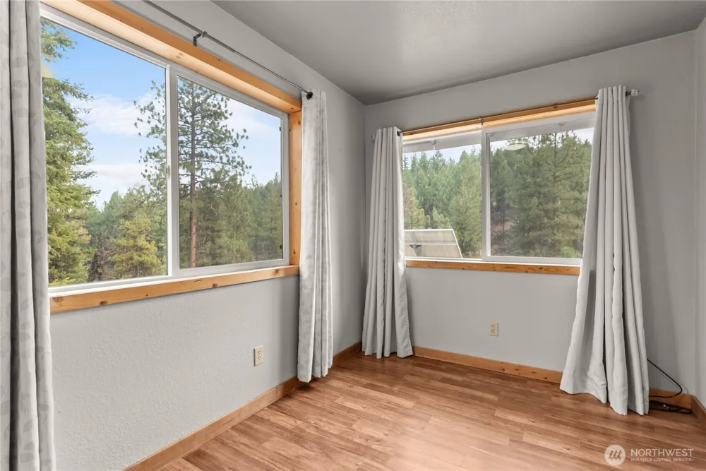 56 Ruby Two Moons Road Tonasket, WA 98855
