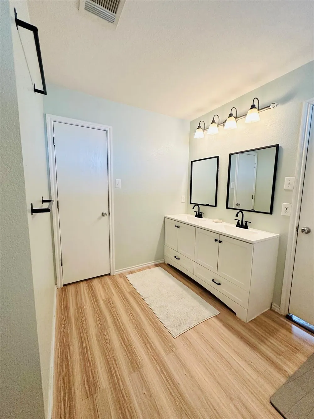 602 Lavaca Loop Elgin, TX 78621