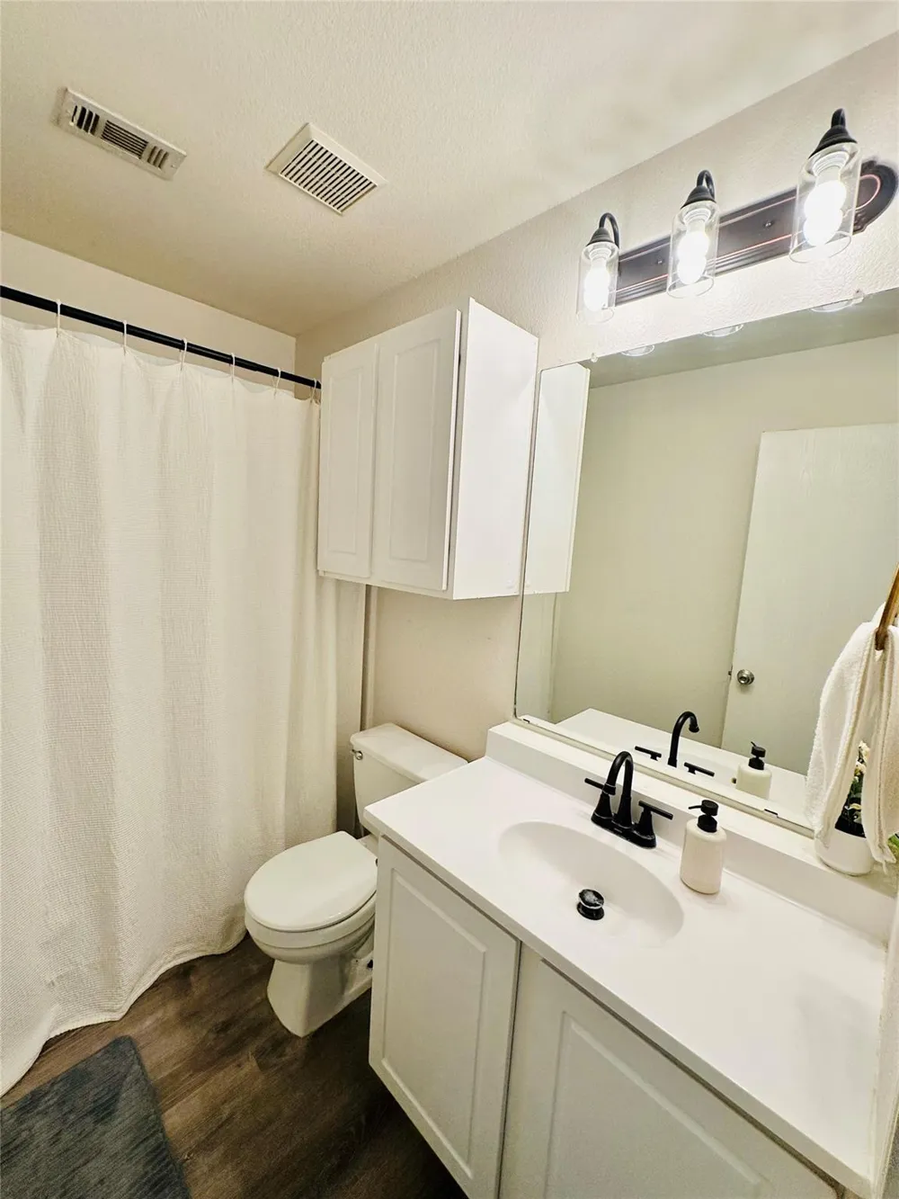 602 Lavaca Loop Elgin, TX 78621