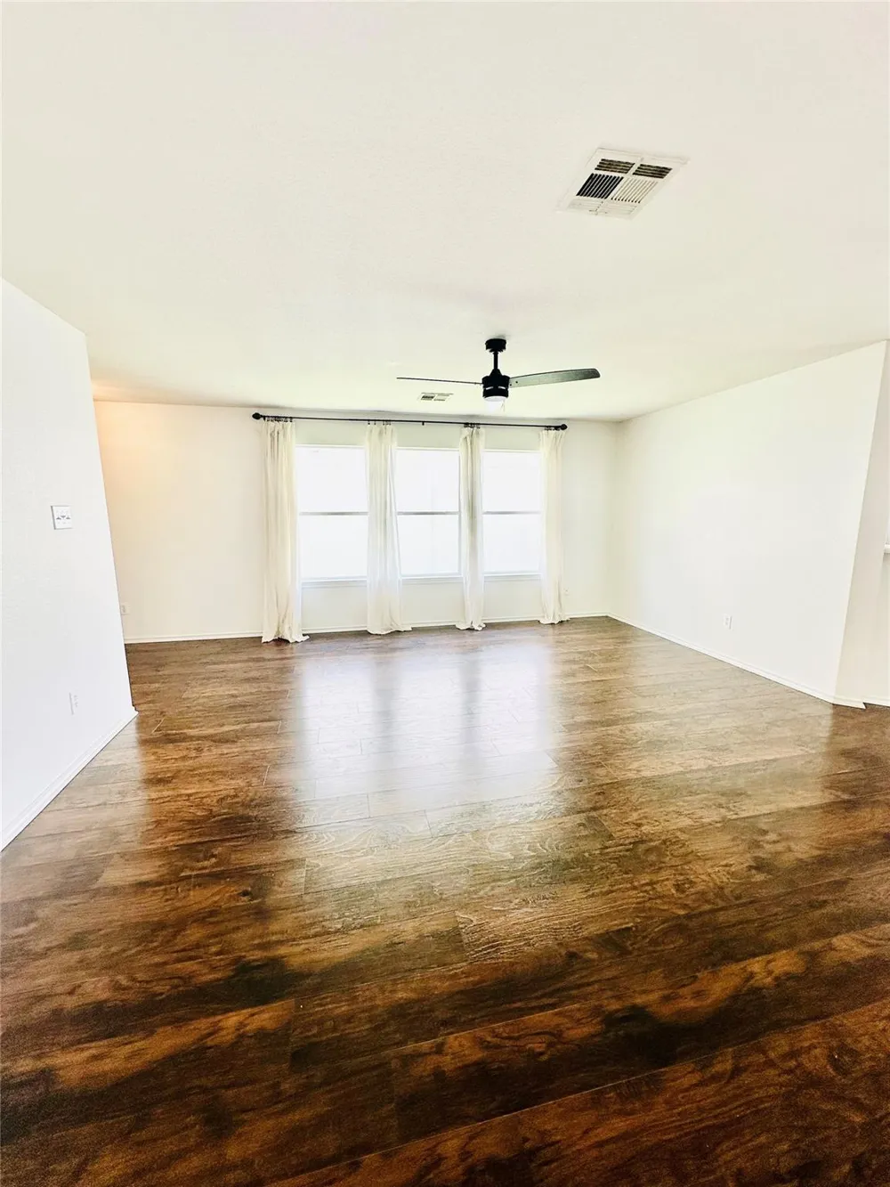 602 Lavaca Loop Elgin, TX 78621