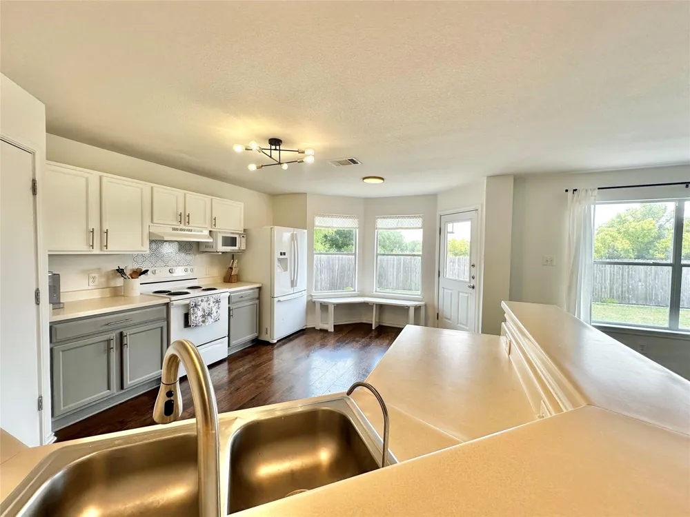 602 Lavaca Loop Elgin, TX 78621